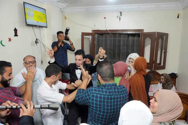 زفة حمادة ونرمين بالطبل والمزمار البلدى فى دار بسمة لايواء المشردين.. صور