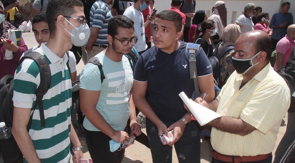 محرر الجمهورية اونلاين مع الطلاب