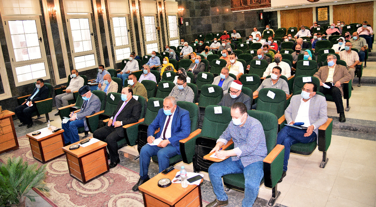 رحمى ورئيس هيئة الرقابة الإدارية ألتقوا برؤساء المصالح لمكافحة الفساد-صور