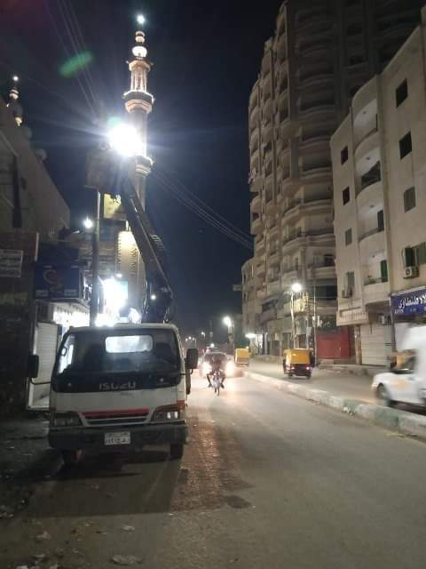 مواصلة حملات النظافة ورفع كفاءة الإنارة بشوارع ومداخل الطرق الرئيسية بالشرقية 