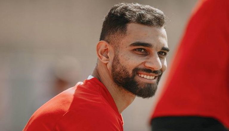 عمرو السولية نجم وسط فريق النادي الأهلي