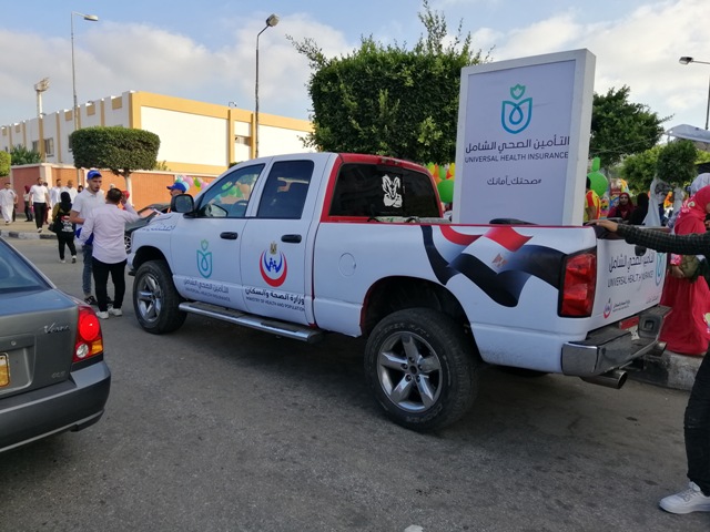 فريق متطوع من الشباب للتسجيل بمنظومة التأمين الصحى الشامل ببورسعيد.. صور