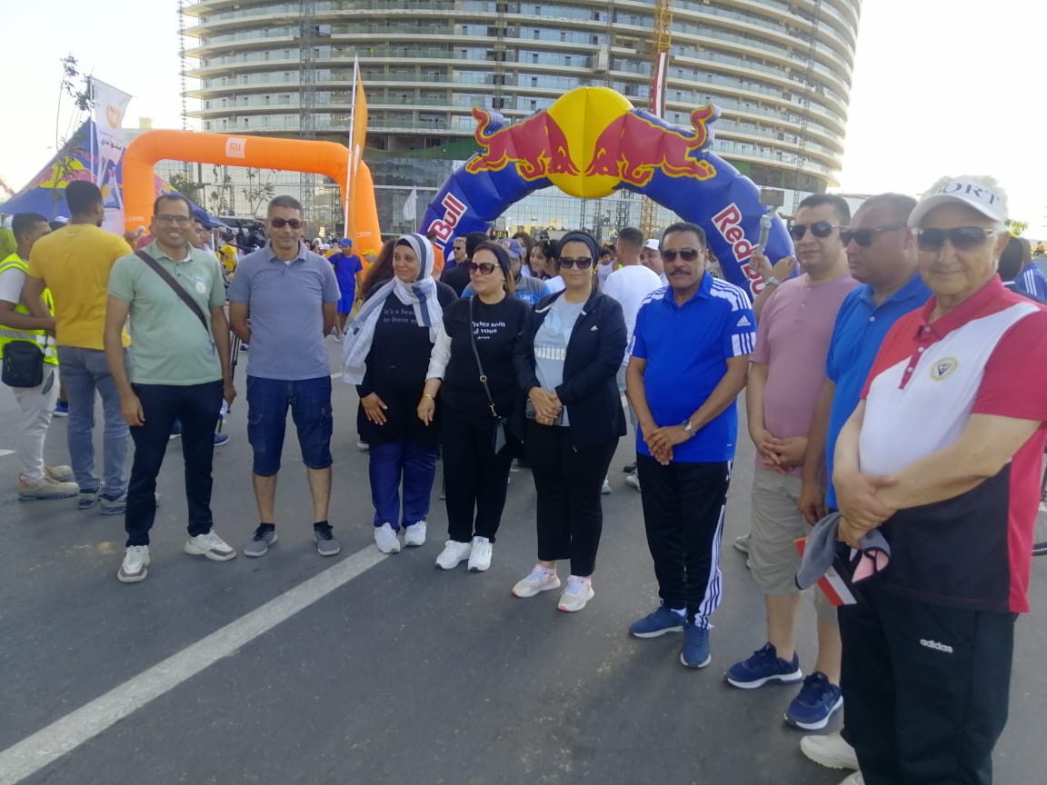 محافظ مطروح يشارك فى اليوم الرياضي بالعلمين الجديدة 