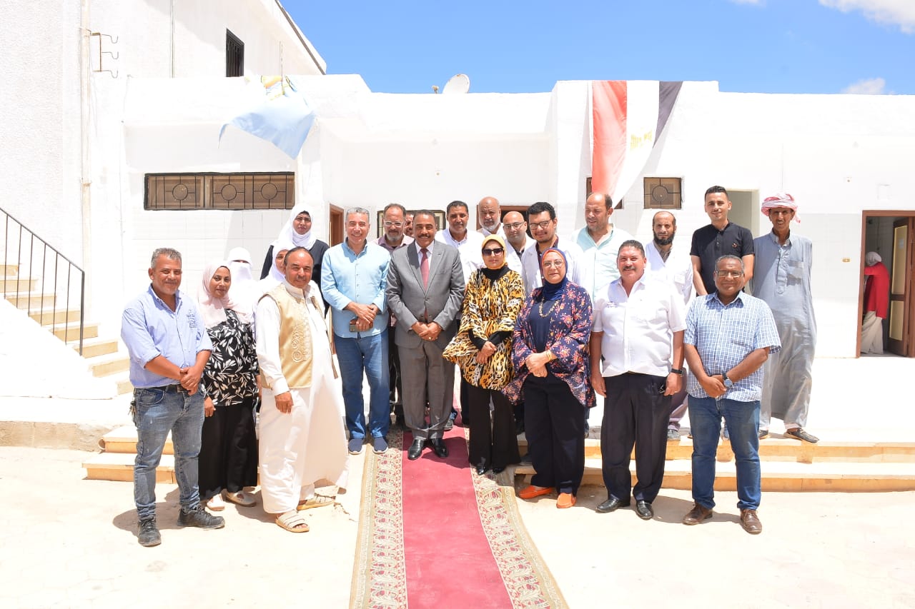 محافظ مطروح يفتتح الوحدة الصحية بقرية اطنوح بمطروح 