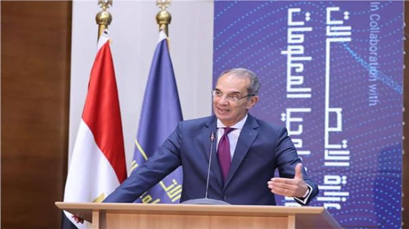 الدكتور عمرو طلعت وزير الاتصالات