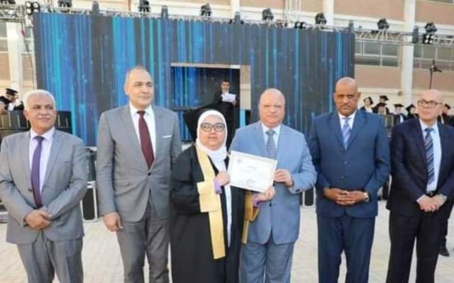 المحافظ ووكيلا التعليم والشباب والرياضة كرموا أوائل القاهرة الجديدة  