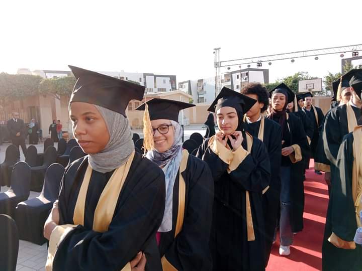 المحافظ ووكيلا التعليم والشباب والرياضة كرموا أوائل القاهرة الجديدة  