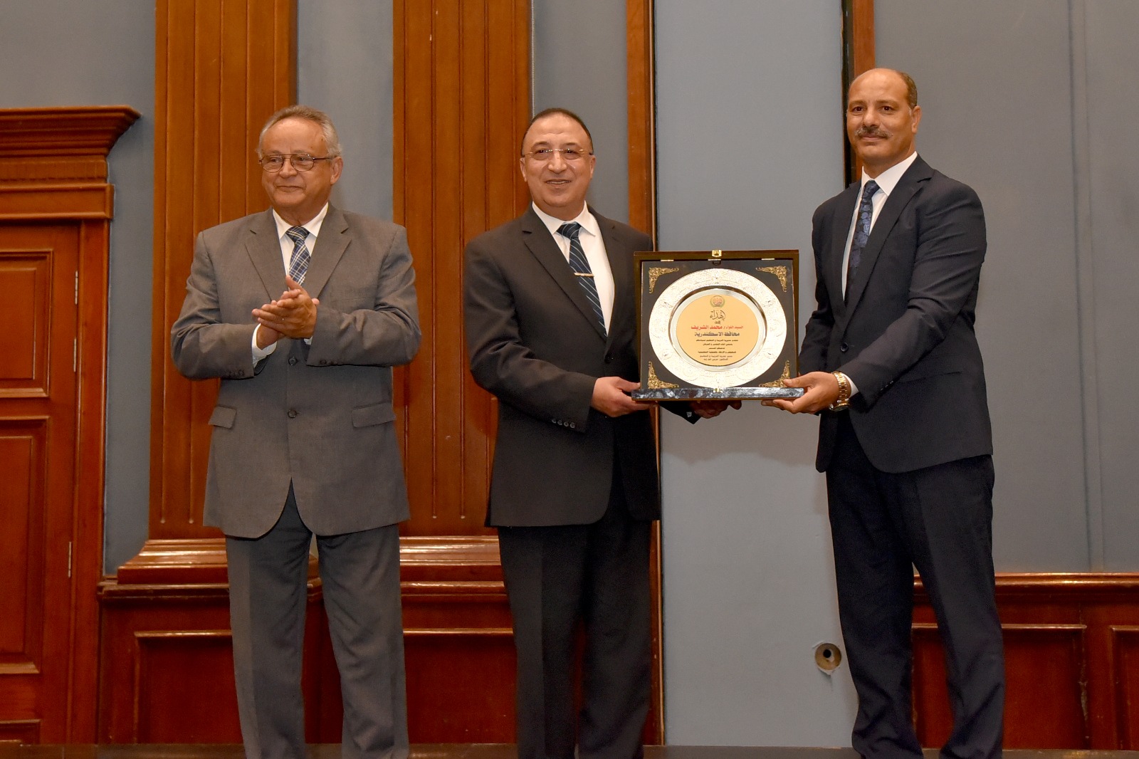 محافظ الإسكندرية يشهد الاحتفال بتكريم الطلبة المتفوقين..صور