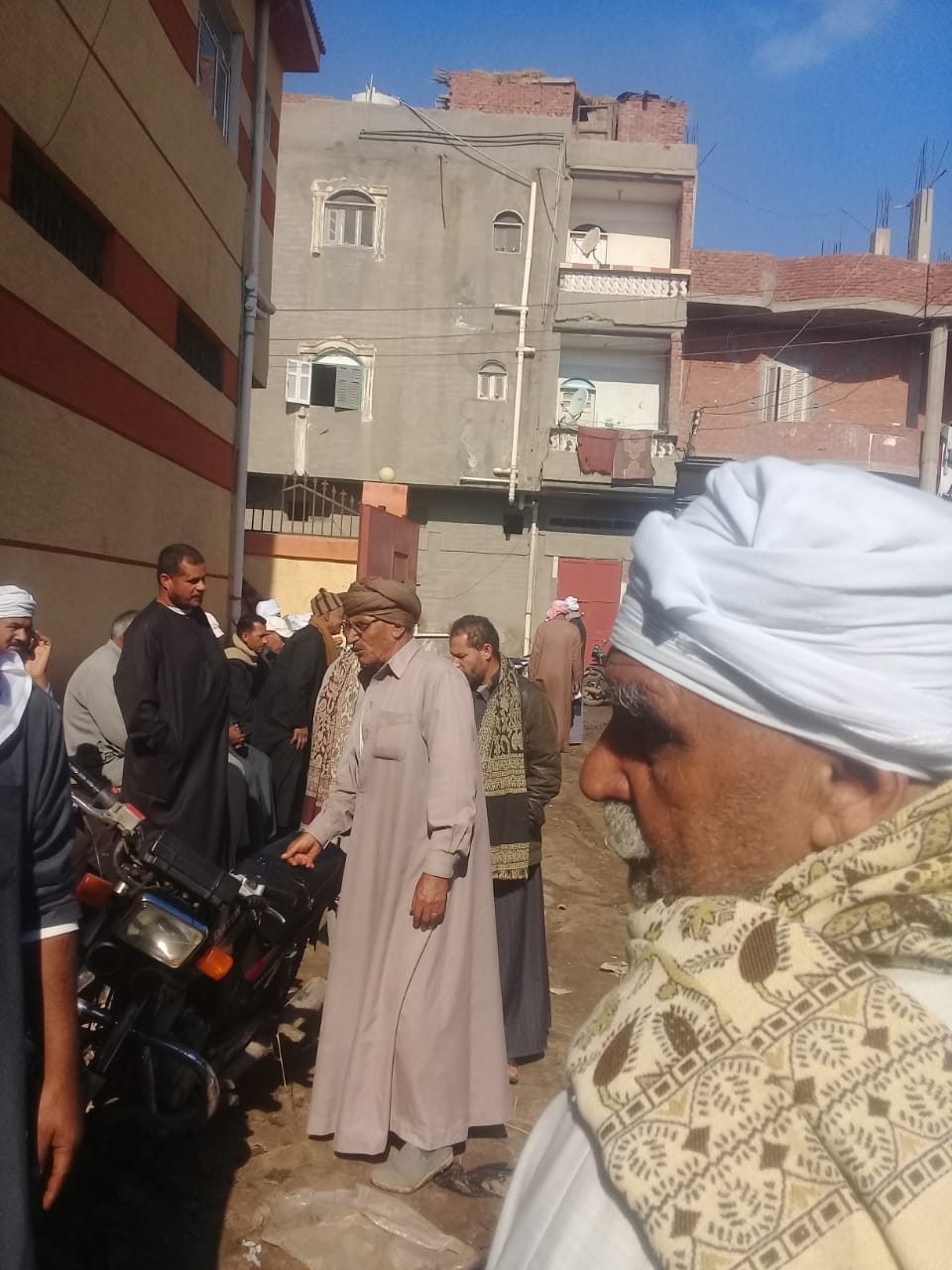 احتجاجات بالمراقبة العامة للتعاونيات الزراعية ببلقاس مطالبين بفلوس القطن