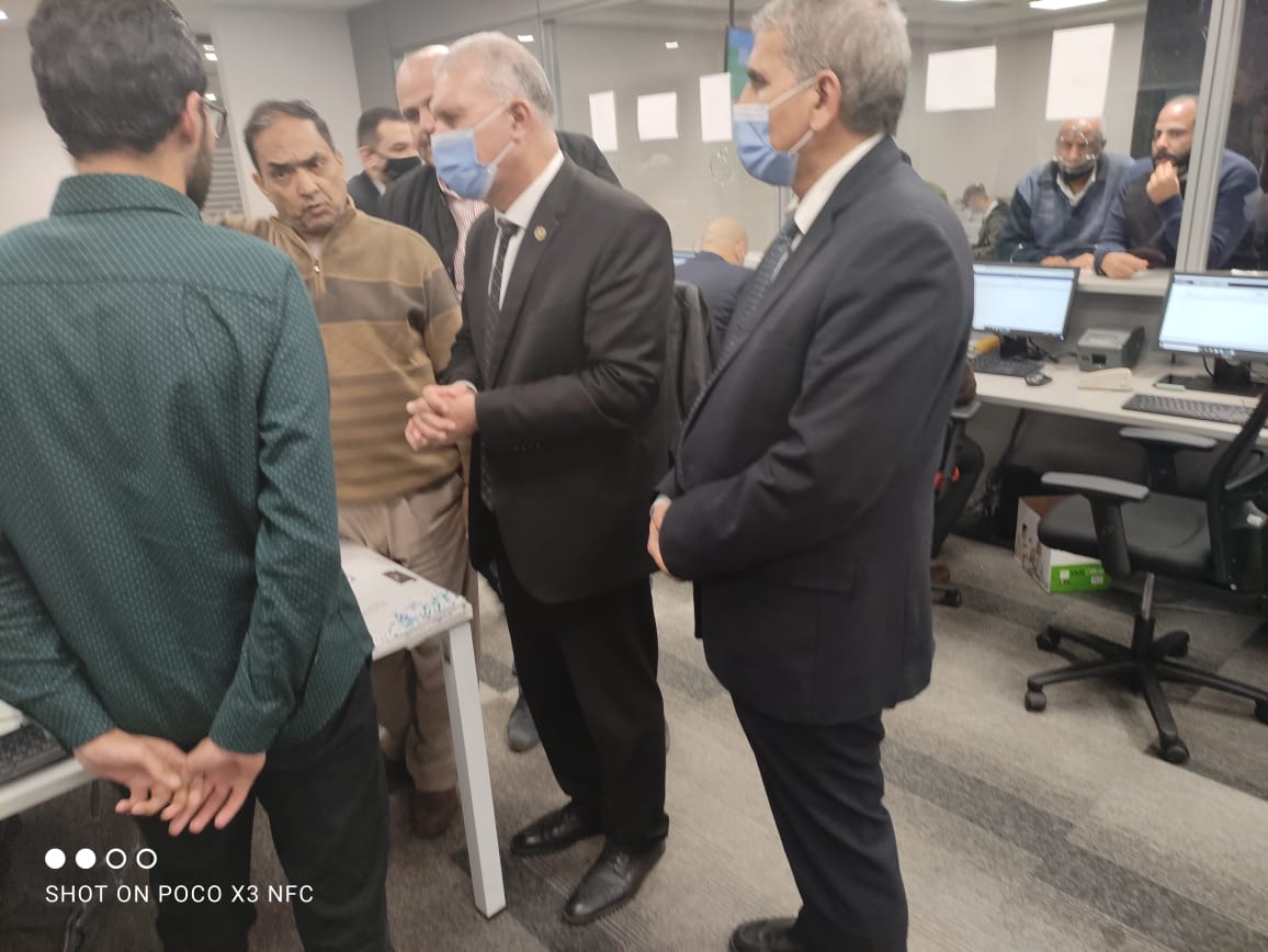 رئيس مصلحة الجمارك يتابع انتظام العمل بمركز الخدمات اللوجستية بميناء الإسكندرية