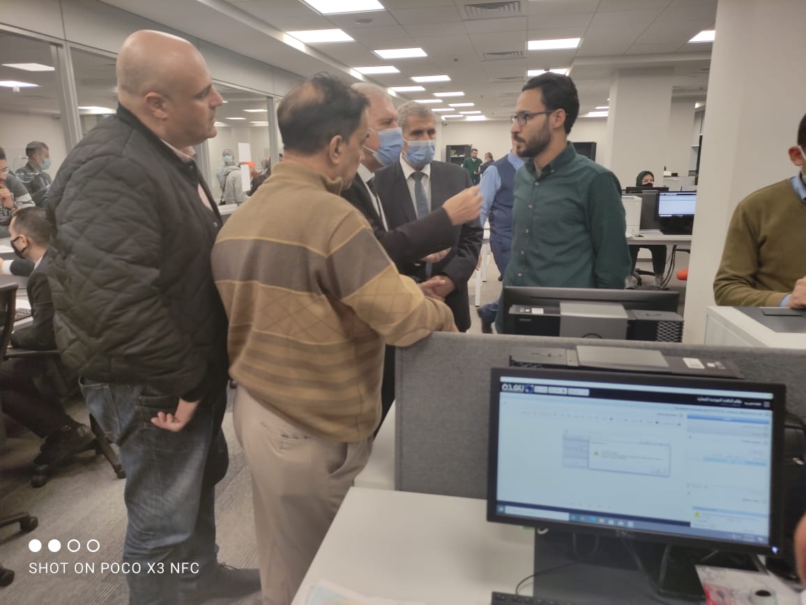 رئيس مصلحة الجمارك يتابع انتظام العمل بمركز الخدمات اللوجستية بميناء الإسكندرية