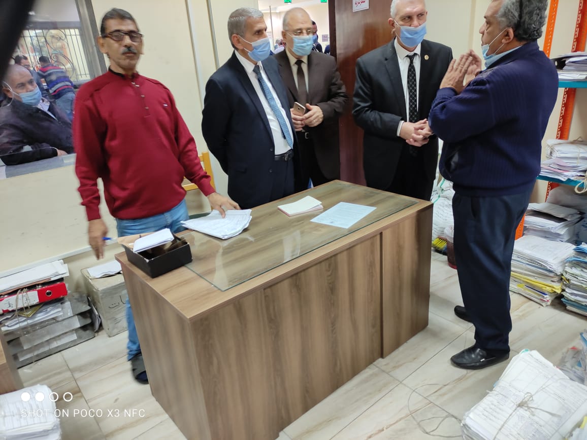 رئيس مصلحة الجمارك يتابع انتظام العمل بمركز الخدمات اللوجستية بميناء الإسكندرية