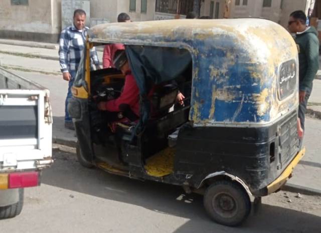 جهاز دمياط الجديدة يصادر 10 تكاتك ويتحفظ على 9 تروسيكلات.. بالصور