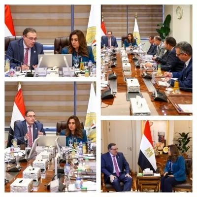 الدكتورة منال عوض وزيرة التنمية المحلية خلال الإجتماع