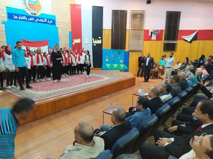 محافظ الوادى الجديد يشهد حفل تكريم شهداء ومصابي الحروب بمركز الداخلة... صور