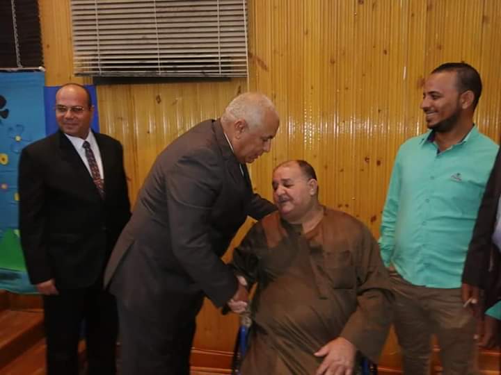 محافظ الوادى الجديد يشهد حفل تكريم شهداء ومصابي الحروب بمركز الداخلة... صور