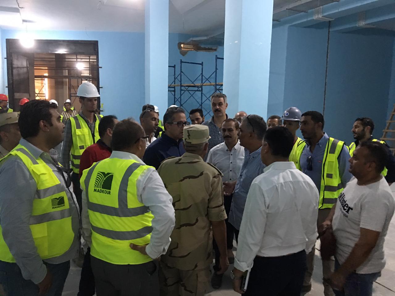 وزير الاثار يتفقد الأعمال بمتحف شرم الشيخ القومي