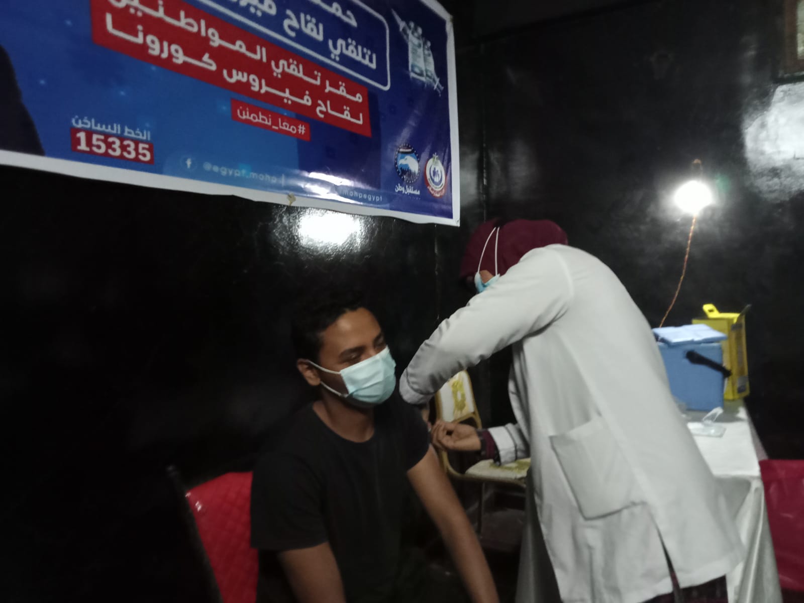 مدير الصحة يقود حملة علي المنشآت الغذائية ومحال العصائر بأبوحماد ويعدم طن أغذية ويغلق ٢ منشأة 