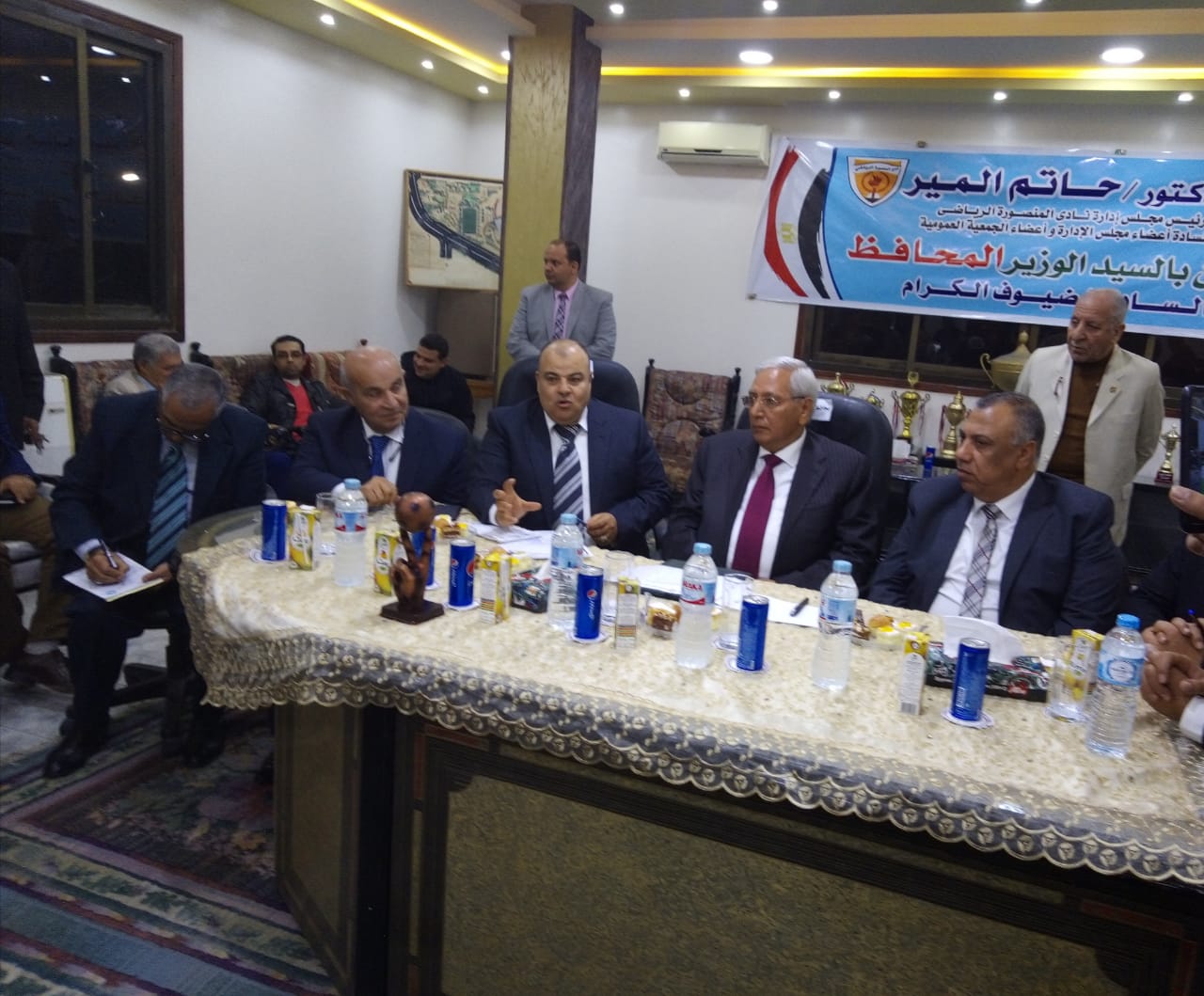 محافظ الدقهلية يجتمع بمجلس إدارة نادي المنصورة لبحث الأزمة المالية