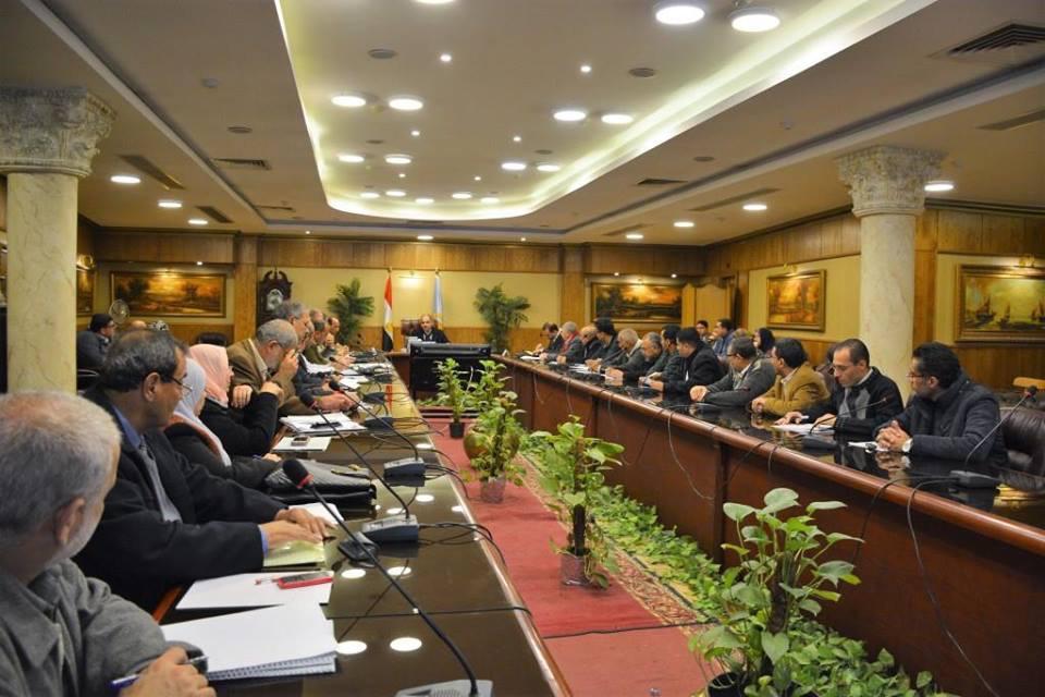 محافظ الغربية : جداول زمنية لانهاء أعمال الرصف والصرف الصحى بطنطا  