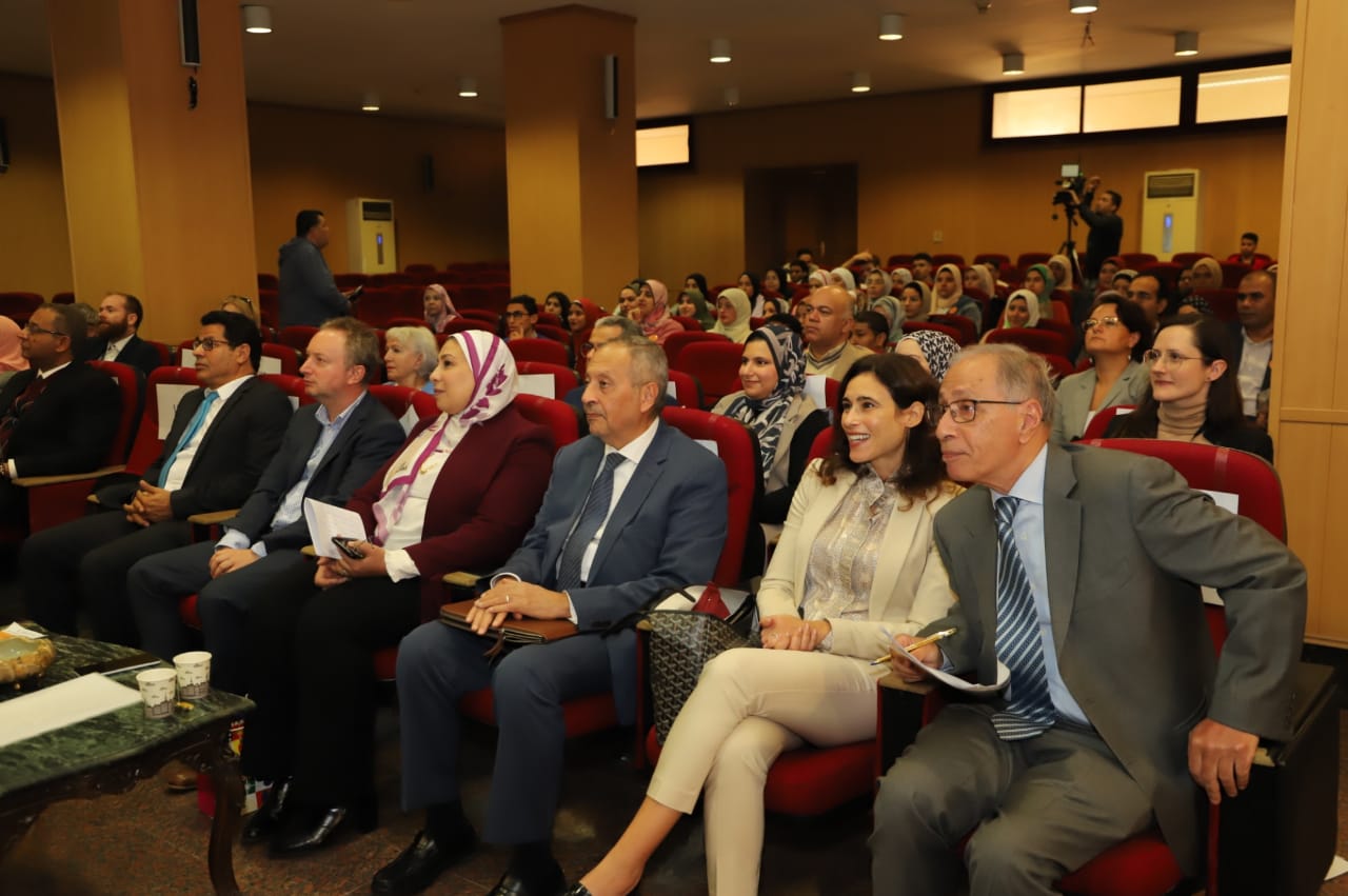 ألسن عين شمس تنظم مؤتمر 