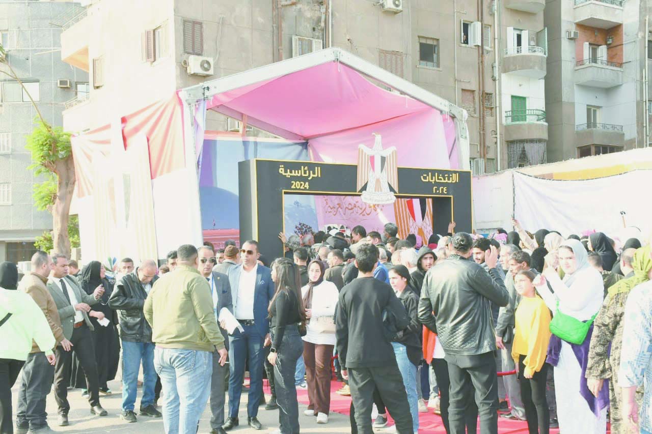 حشود‭ ‬القاهرة‭ ‬والجيزة‭.. ‬ملحــــــــــــــمة‭ ‬وطنيــة‭ ‬فى‭ ‬حــب‭ ‬مصــر