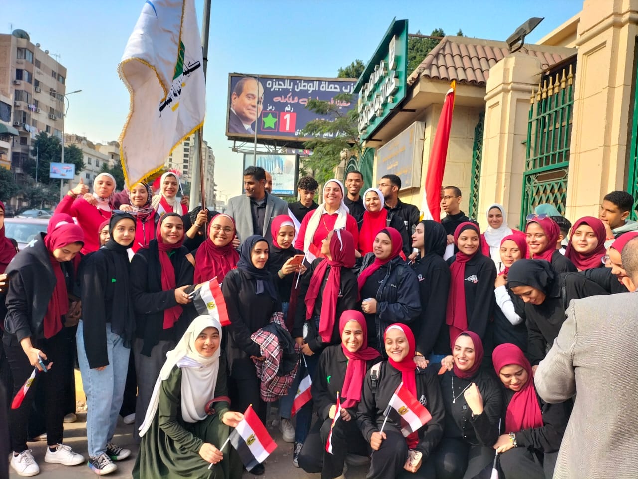 بالصور.. مسيرة كلية التربية للطفولة المبكرة بجامعة القاهرة في إنت