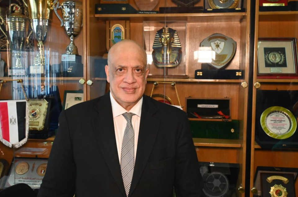 طارق الحسيني رئيس الاتحاد المصري للسلاح