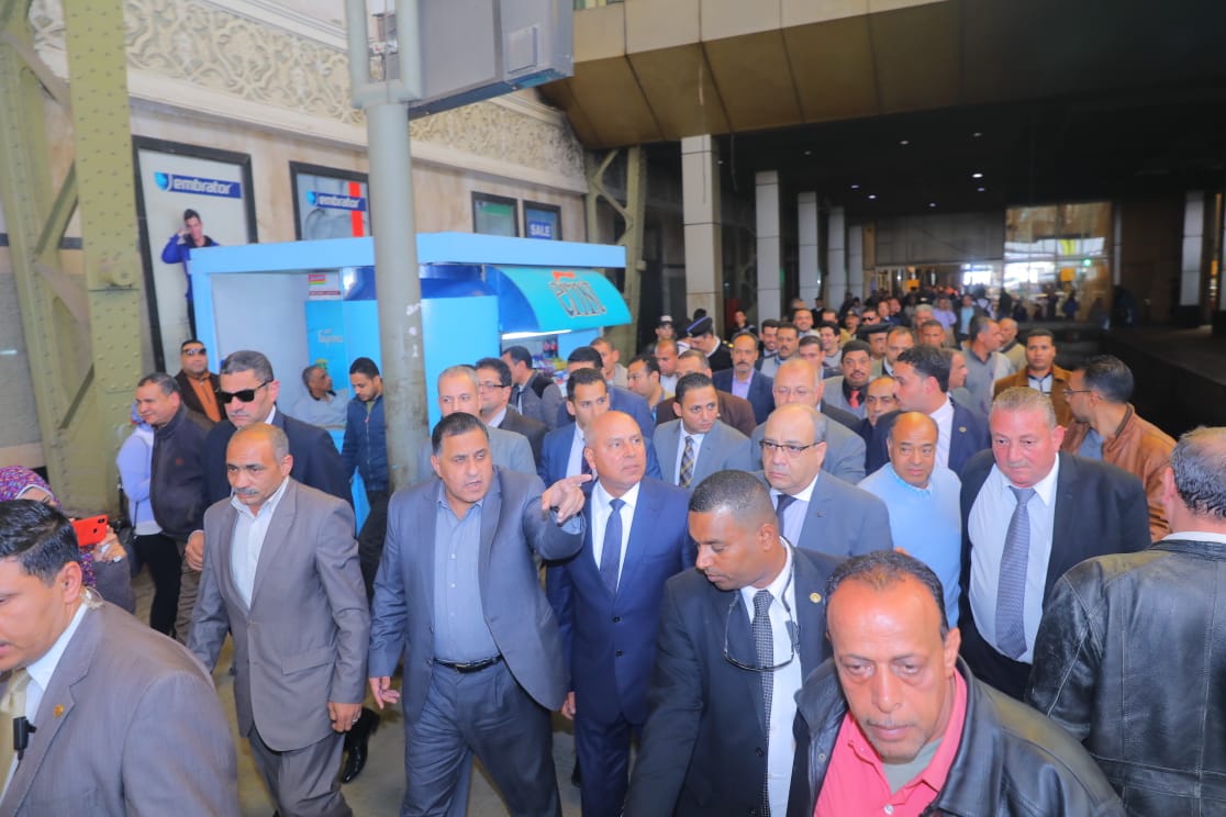 تصريح هام لوزير النقل الجديد بشأن تطوير السكة الحديد.. صور