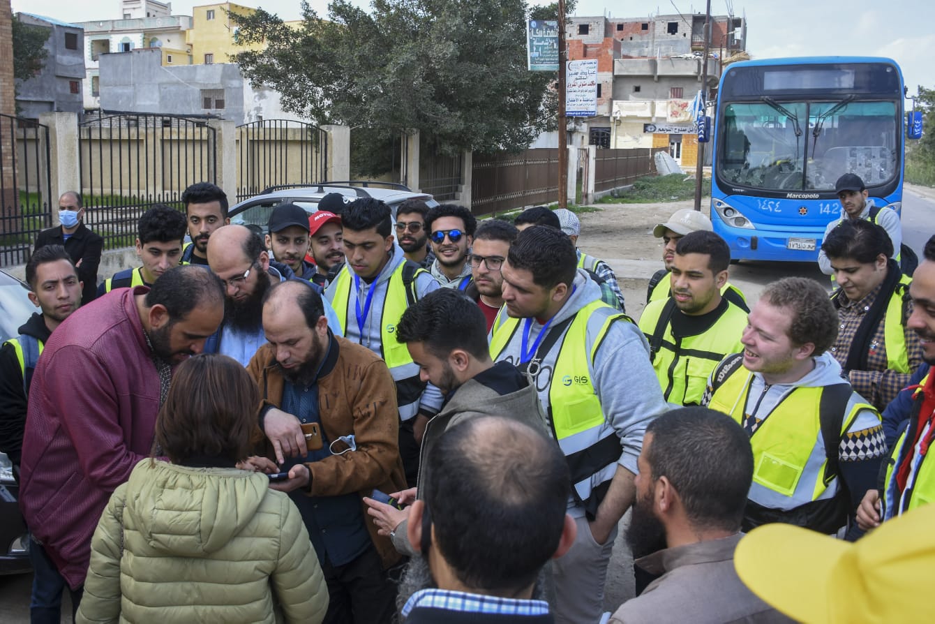 نائب محافظ الإسكندرية تتابع أعمال بناء قواعد البيانات الجغرافية بمشاركة ١٠٠ طالب