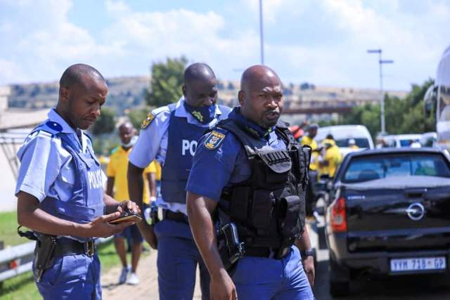 الأمن في جنوب إفريقيا يفشل في السيطرة على جماهير صن داونز