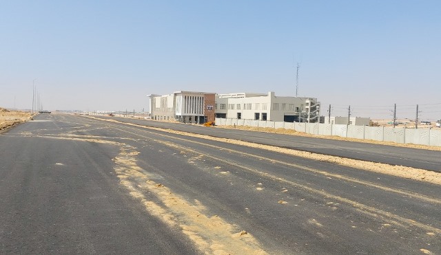 رئيس جهاز بدر يعلن نبأ سار عن إنشاء 6 طرق مؤدية إلى القطار الكهربائى.. بالصور والأرقام