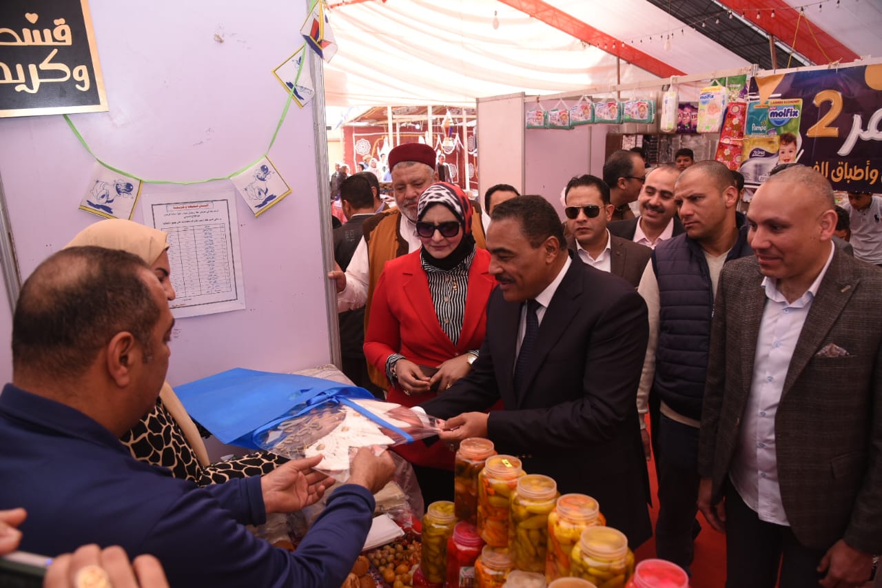محافظ مطروح يفتتح معرض أهلا رمضان للسلع الغذائية