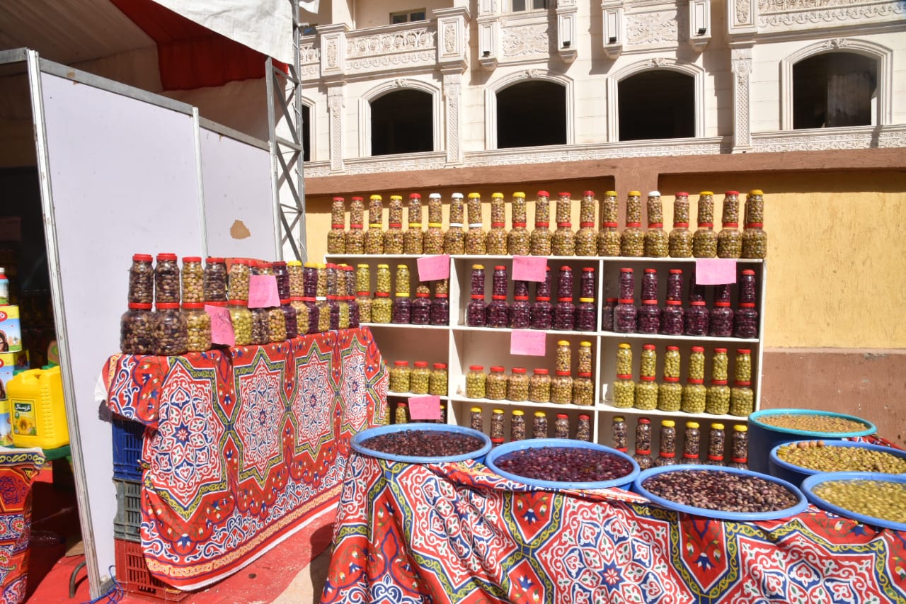 محافظ مطروح يفتتح معرض أهلا رمضان للسلع الغذائية