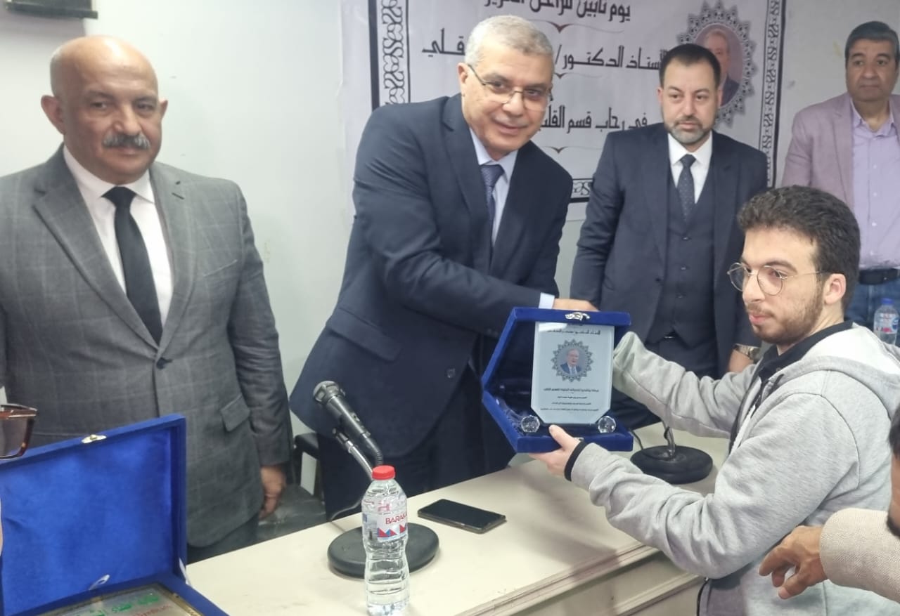 رئيس جامعة الزقازيق يشهد تأبين رئيس قسم القلب السابق بكلية الطب 