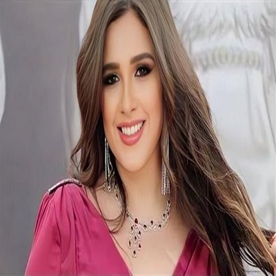 ياسمين عبد العزيز 