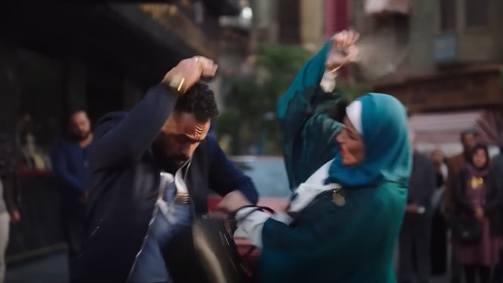 مي كساب فى مشهد ضرب كارم 