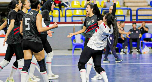 سيدات الزمالك فى الطائرة