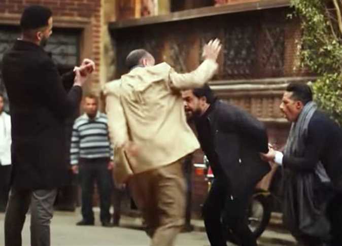 أحمد فهيم يكشف تفاصيل مشهد ضرب محمد رمضان بالخطأ