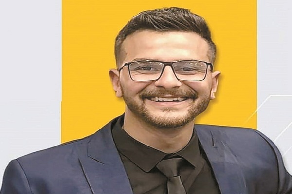 الأستاذ محمد حرب