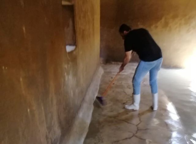 الانتهاء من تعقيم خزانات محطتى غرب النفق ومحمد عبده فى السويس.. بالصور