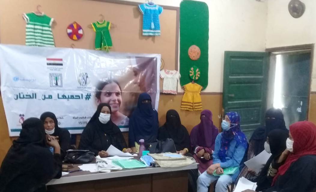 مقررة المجلس القومى للمرأة بأسوان : 7500 زيارة منزلية بحملة طرق الأبواب للتوعية بالتسجيل لتلقى لقاح كورونا