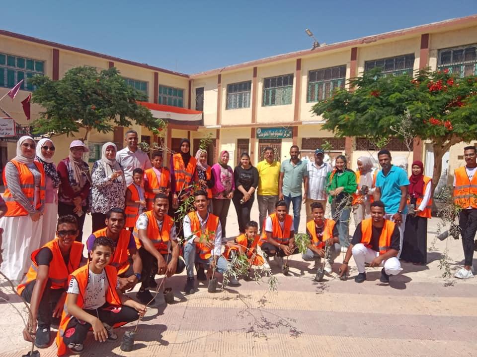 حملة غرس أشجار وجمع نفايات وندوات توعوية بسفاجا 