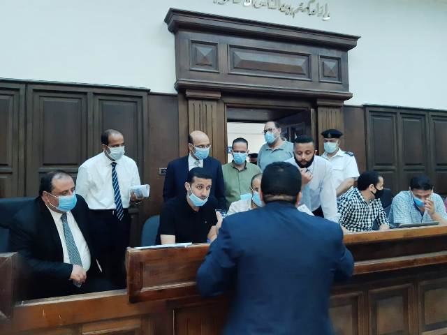 أحد المتقدمين للترشيح أمام اللجنه