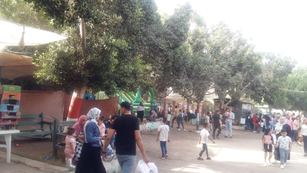 المنتزهات والنوادى وحديقة الحيوان متنفس الشراقوة فى رابع ايام عيد الاضحى 