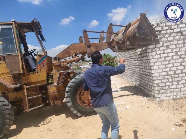 إزالات فورية في المهد لتعديات ومخالفات اليناء في الإسماعيلية..صور