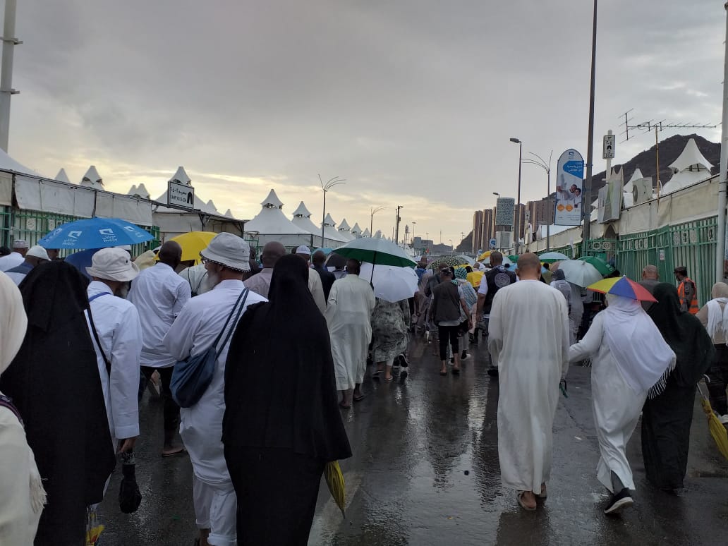  رئيس بعثة حج التضامن يزور مخيمات منى للاطمئنان على حجيج الجمعيات الاهلية