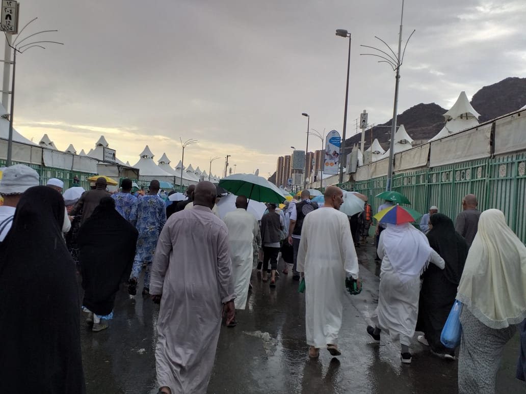  رئيس بعثة حج التضامن يزور مخيمات منى للاطمئنان على حجيج الجمعيات الاهلية