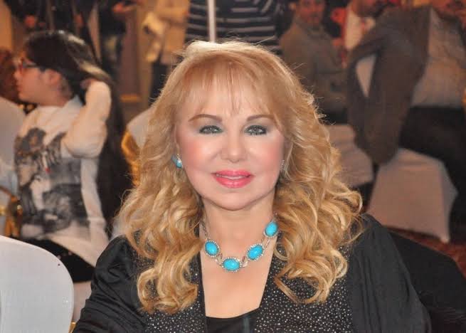 اعلامية مصرية شهيرة تستغيث بعد سرقة منزل ابنها