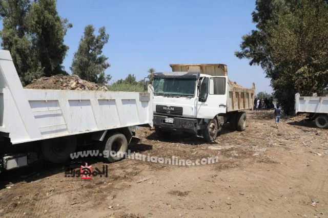 محافـظ المنوفية يتابع أعمال تمهيد الطريق المؤدى لجزيرة أبو نشابة بالسادات ويكلف بحصر كافة الزراعات والمنازل المضارة